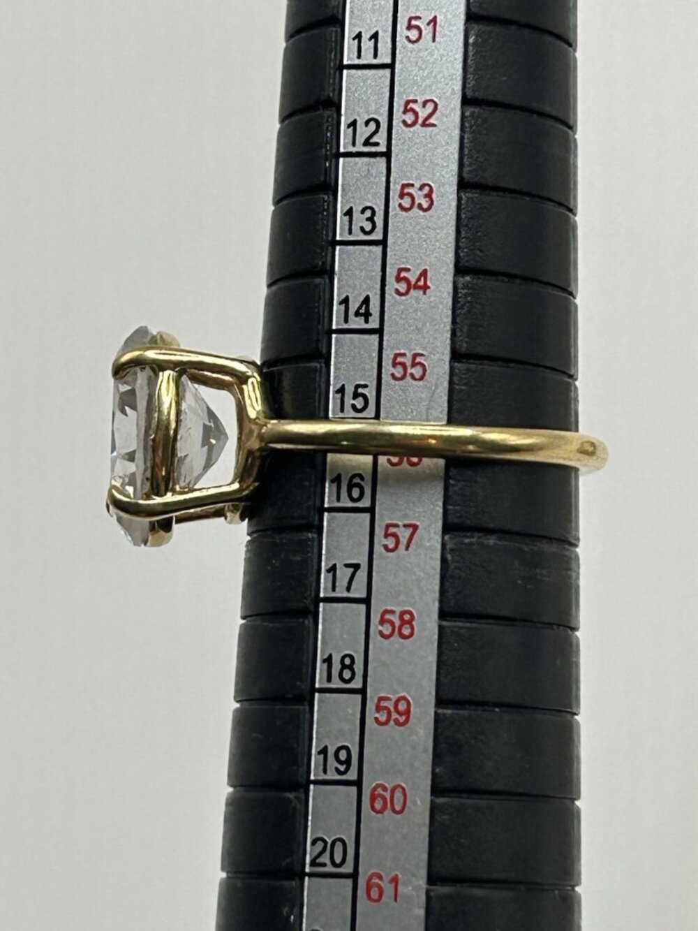 Vintage Gold Tone Large Clear Glass Solitaire Ring Size 7.5 Costume Jewelry Gift - Picture 12 of 13
